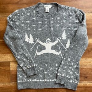 H&M Gray Skiing Design Men's Crewneck Sweater
